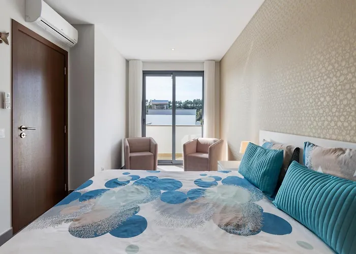 Near Obidos Lagoon And Surf Beaches * 福斯·杜·阿勒奥