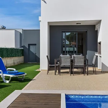 Вилла Luxury With Private Pool Фош-ду-Арелью